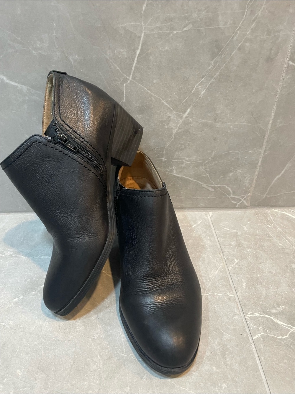 Naturalizer Women’s Black Ankle Bootie Block Heel Zip Round Toe US 7W